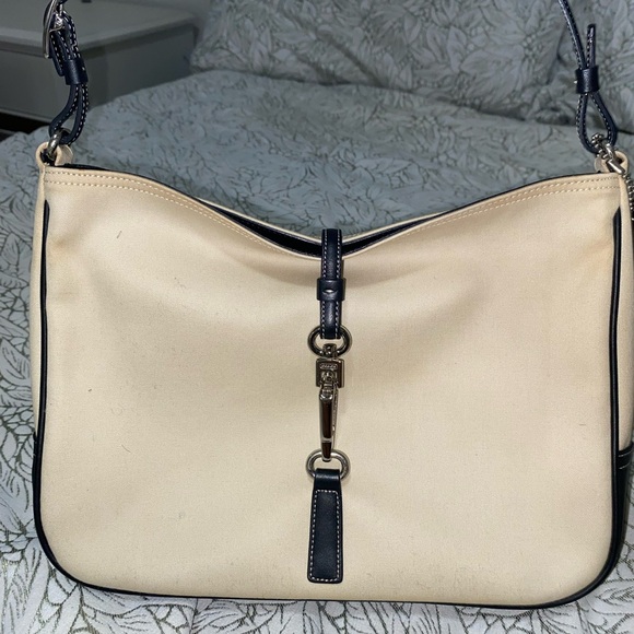 Coach Cream and Black Shoulder Bag with Structured Design - Picture 3 of 6